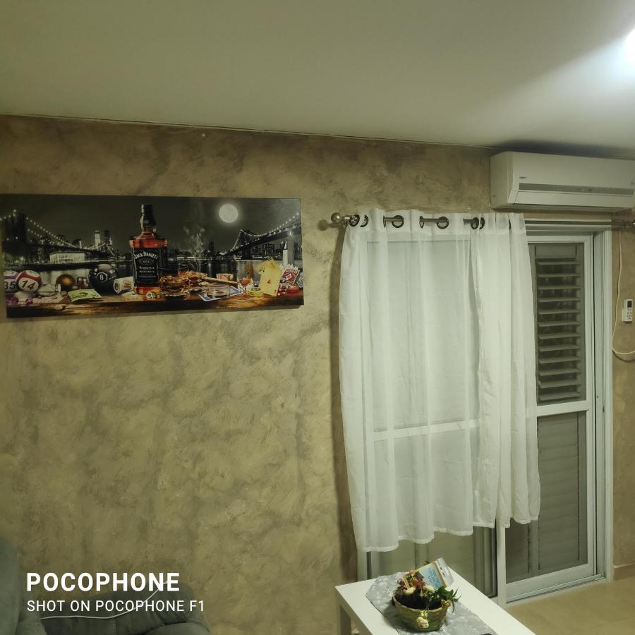 סוויטה של אלון Appartamento Arad Esterno foto